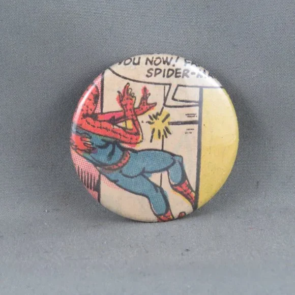 Spider-Man Pin - Comic Panel Pin - Celluloid Pin - Picture 3 of 3